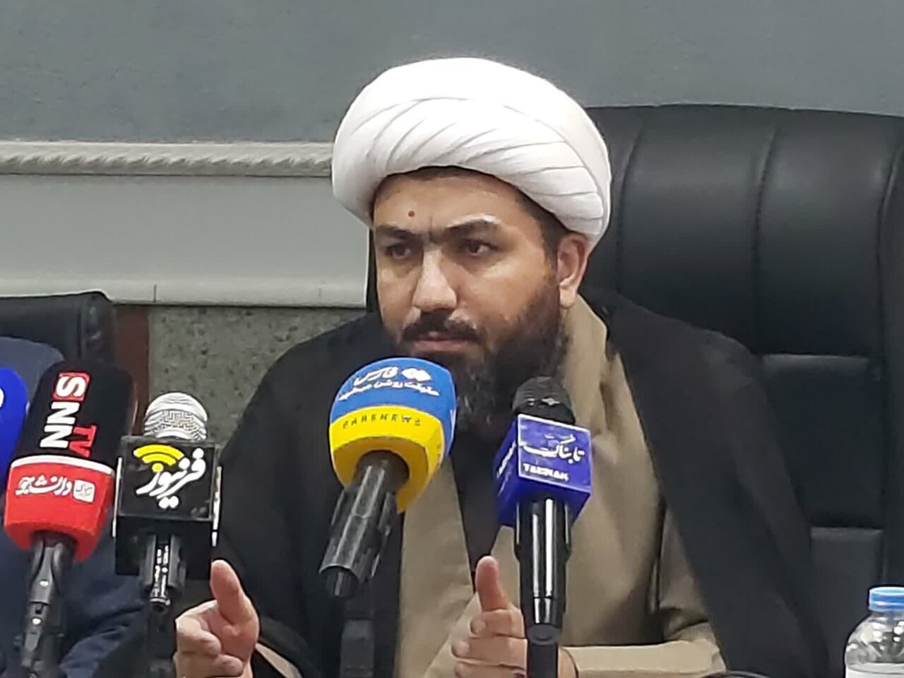 «قهرمان» وقتی ماندگار می‌شود که مردم میدان‌دار باشند