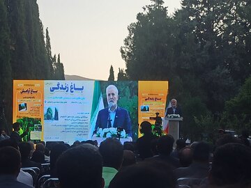 دو باغ به ریه‌های تنفسی شیراز پیوستند/۲۴۰ هکتار به سرانه عمومی افزوده شد