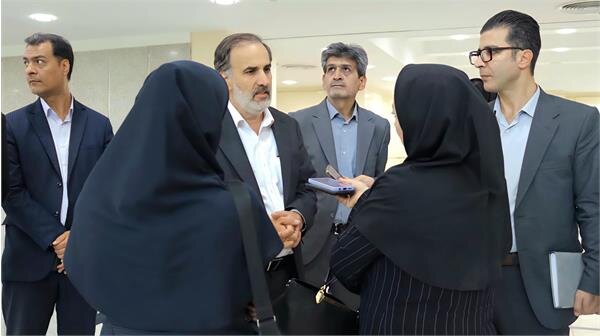 بازدید معاون وزیر از پروژه تالار مرکزی اراک