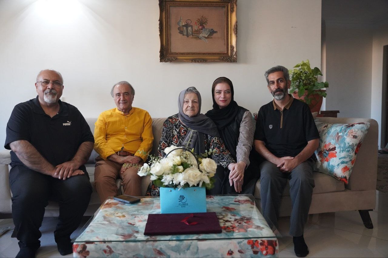 آزیتا لاچینی در دیدار با هیات رئیسه خانه سینما: دیگر نمی‌توانیم مثل گذشته فعالیت کنیم / عکس