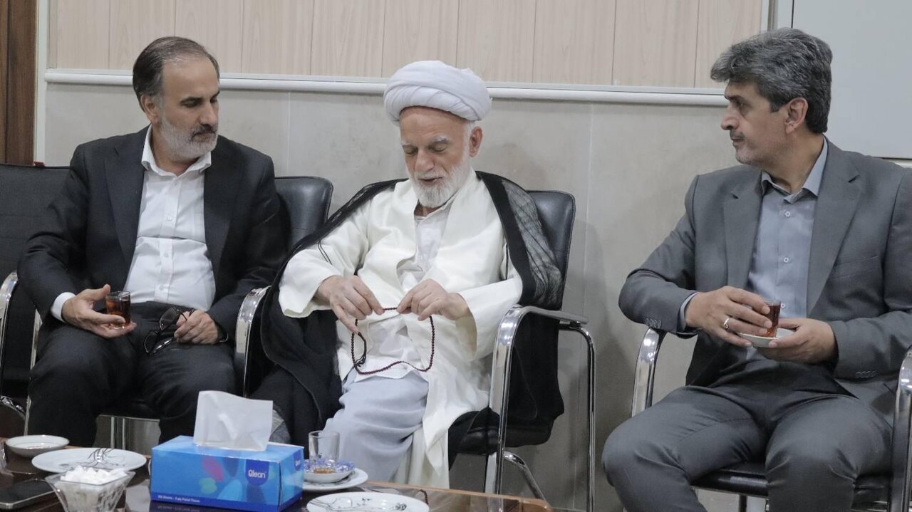 از تالار مرکزی تا دیدار با دری نجف‌آبادی / در سفر معاون هنری وزیر ارشاد به اراک چه گذشت؟