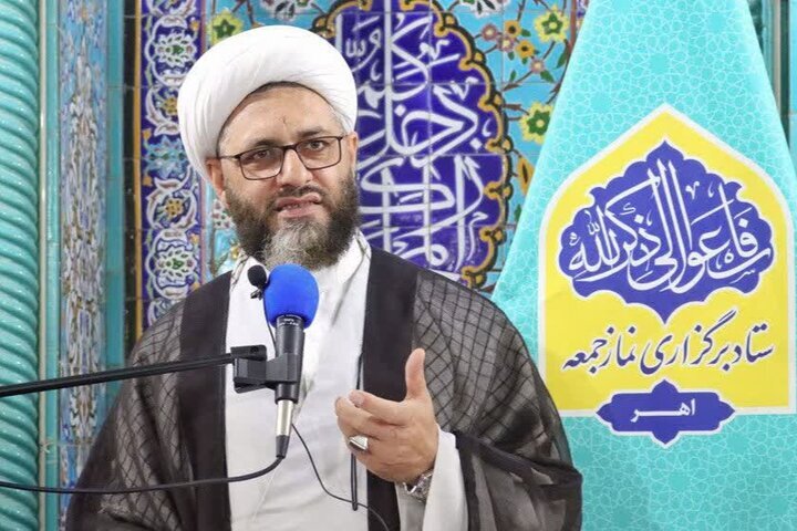 جلیلی از عادی شدن گناه در جامعه انتقاد کرد/ امام جمعه اهر:  جامعه اسلامی اندلس به دلیل اختلافات و فساد از درون تضعیف شد و در نهایت سقوط کرد