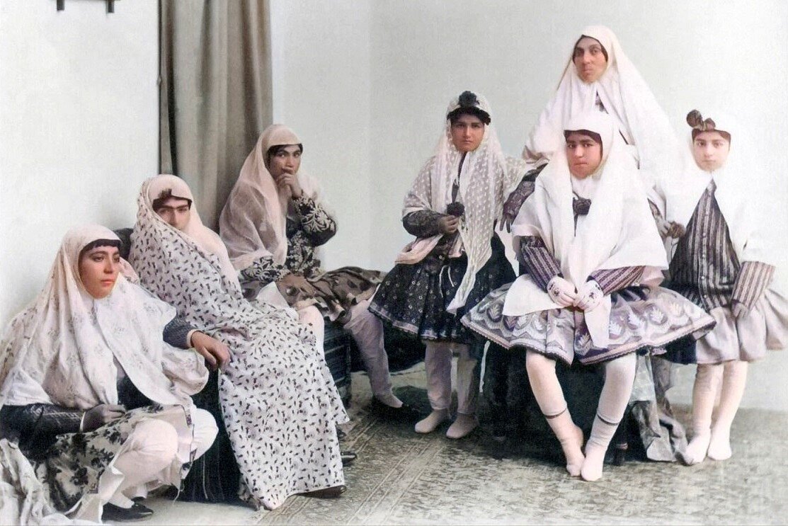 مد لباس و آرایش زنان قاجاری چگونه بود؟