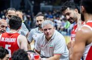 ببینید | سرمربی تیم ملی بسکتبال پس از کسب مدال همه بازیکنان را خیس کرد!