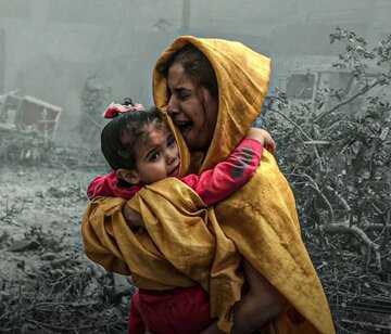 مرگ برای لایک، زندگی در لنز؛ چگونه اعتیاد به ثبتِ لحظه‌ها «تجربه زنده» را در ما کُشت؟/  برای فرار از رنج‌های جهان به گوشی‌هایمان پناه برده‌ایم