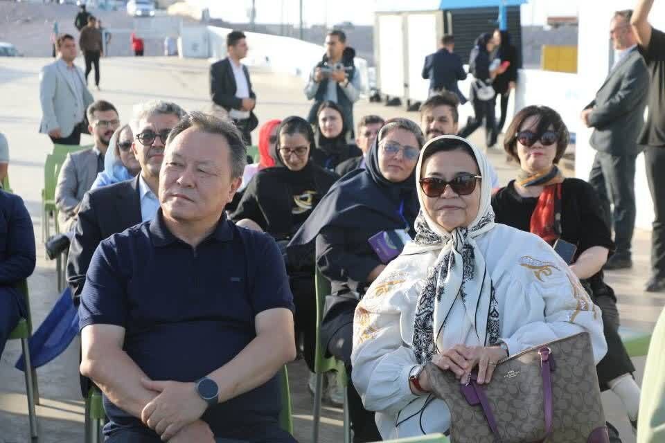 بازدید سفرا و دیپلماتهای ۹ کشور خارجی از دریاچه ارومیه و آثار تاریخی مرکز استان آذربایجانغربی