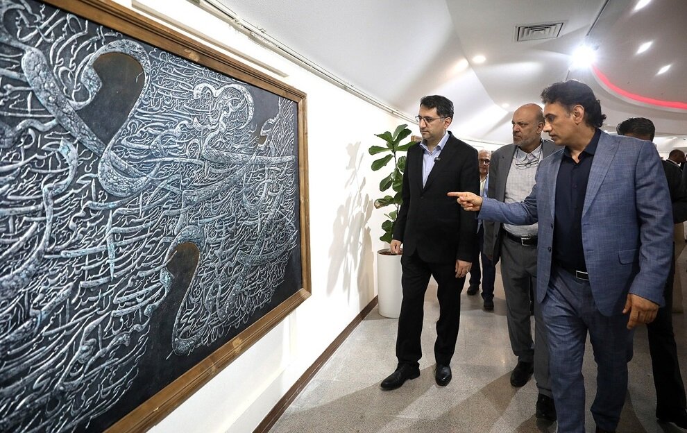 «خلوت خاطر» در کیش رسما گشایش یافت؛ تمجید از هنر متفاوت احسان یگانه