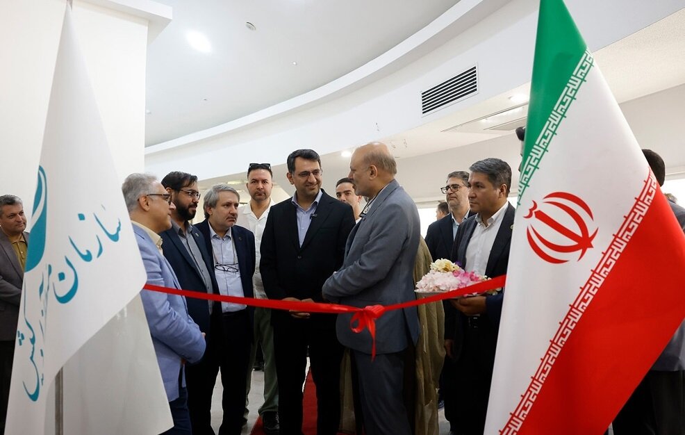 چراغ تئاتر در کیش روشن‌تر شد؛ تماشاخانه استاد نصیریان افتتاح شد