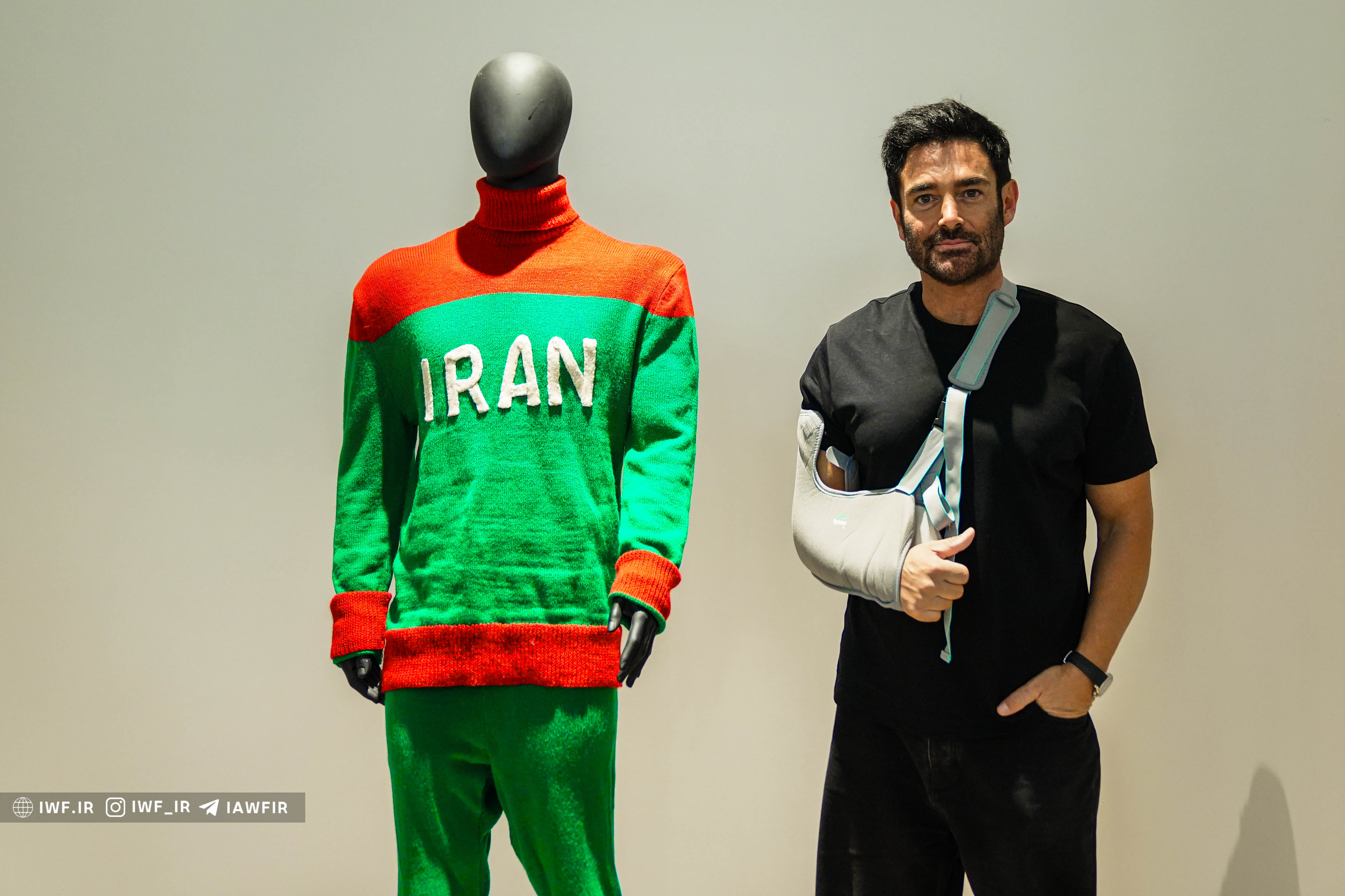 محمدرضا گلزار میهمان علیرضا دبیر شد + عکس