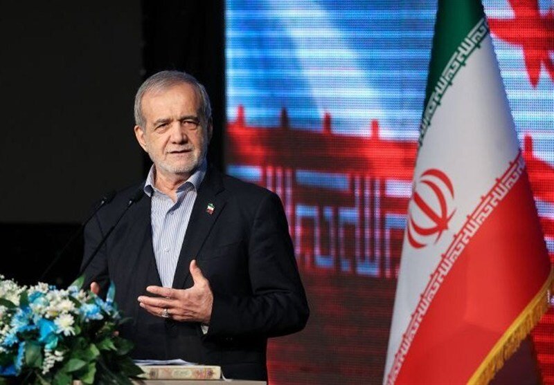 پزشکیان: آدم، مفت به جایی نمی‌رسد؛ باید تلاش کرد/ من از یک خانواده معمولی به اینجا رسیدم و  رئیس‌جمهور شدم/ شما از طلا با ارزش‌تر هستید