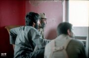تصاویری کمتر دیده شده از حضور رهبر شهید انقلاب در مناطق جنگی؛ از گپ و گفت با نظامیان تا سخنرانی برای رزمندگان/ حسن روحانی هم بود