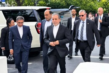 روایت رویترز از شروط ایران برای بازگشایی تنگه هرمز / مقام ایرانی: جزئیات از طریق میانجی‌ها گفت‌وگو می‌شود / دیداری بین پزشکیان و ترامپ انجام نمی‌شود