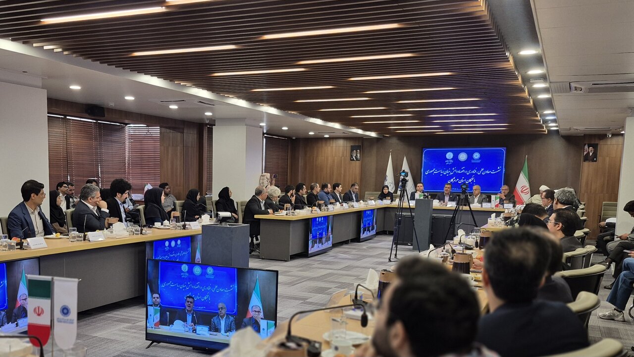 افشین: هرمزگان می‌تواند به یکی از هاب‌های فناوری کشور تبدیل شود