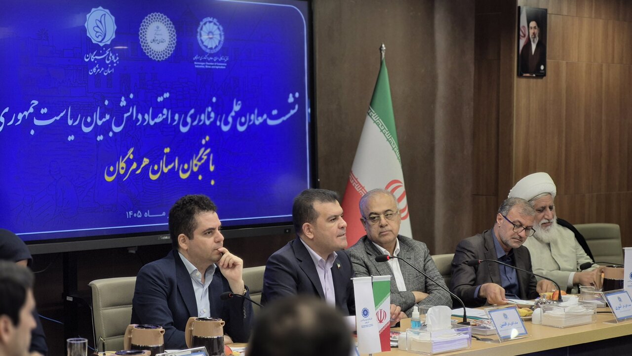 افشین: هرمزگان می‌تواند به یکی از هاب‌های فناوری کشور تبدیل شود