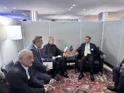 تصویری از دیدار پزشکیان و نخست وزیر بنگلادش در حاشیه اجلاس سازمان ملل/ حاجی میرزایی هم بود