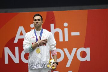طلای کاراته ایران و اهدای مدال به محمود نعمتی + فیلم طلای کاراته ایران و اهدای مدال به محمود نعمتی + فیلم