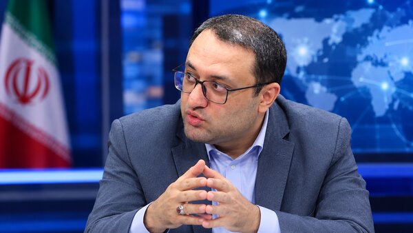 مشاور قالیباف: دیدار عراقچی و ویتکاف، مذاکره به معنای بده‌بستان نبود/ بسیار بعید است ترامپ شروط ایران را بپذیرد