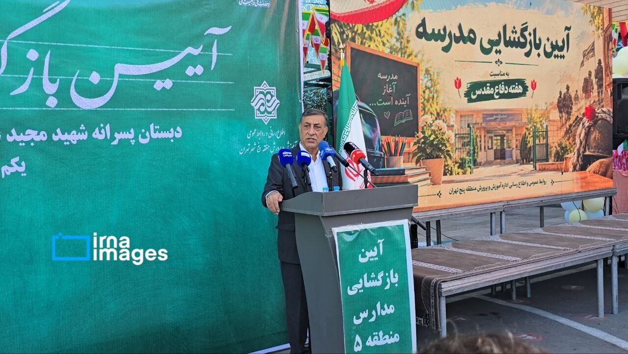معاون پزشکیان: یک مقداری باید دولت سختی‌ها را بیشتر تحمل کند و هم یک مقداری مردم/ ایران فقیر و ویران، آزاد نیست. ایرانی آزاد است که قدرتمند باشد