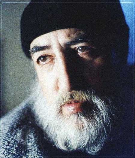 نام من عشق است؛ روایتی از زندگی و شعر حسین منزوی، شاعری که غزل معاصر را دوباره زنده کرد