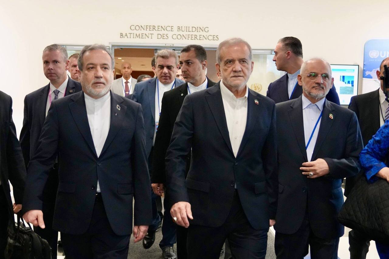 رویترز: ابتکار پایان مرحله‌ای جنگ روی میز مذاکرات تهران و واشنگتن در نیویورک /آیا فرمول بازگشایی تنگه در مقابل رفع محاصره و کاهش تحریم‌ها موفق می‌شود؟