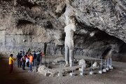آغاز طرح حفاظت و ساماندهی مجسمه شاپور اول ساسانی در غارشاپور