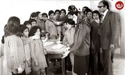 دختران دانش‌آموز در کلاس آشپزی؛ سال ۵۲ / عکس