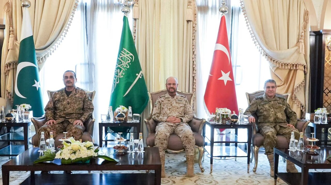 وال استریت‌ژورنال: ترامپ پیشنهاد ایران را رد کرد؛ بمباران ایران، بعد از انتخابات/ رویترز به نقل از مقام ایرانی: امتیاز هسته‌ای نمی‌دهیم