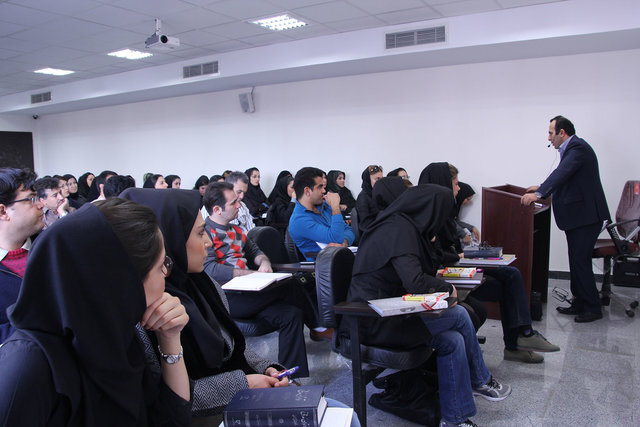 ابلاغ دستورالعمل آراستگی به دانشگاه‌ها / رعایت پوششی متناسب با فرهنگ ایرانی ـ اسلامی برای مردان و زنان ضروری است