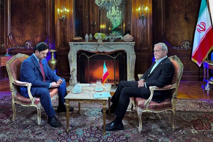 پزشکیان در گفت‌وگو با شبکه الجزیره: با کشورهای واسطه میان ما و آمریکا مثل قطر و پاکستان در حال گفت‌وگو هستیم/ موضوع تنگه هرمز با گفت‌وگو قابل حل است