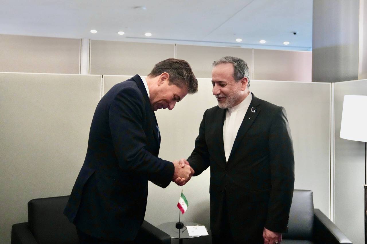 رایزنی عراقچی و فیدان درباره هرمز/هشدار درباره پیامدهای پیمان‌شکنی آمریکا/ رایزنی وزیر خارجه ایران با مالزی، الجزایر و مقام‌های سازمان ملل + تصاویر