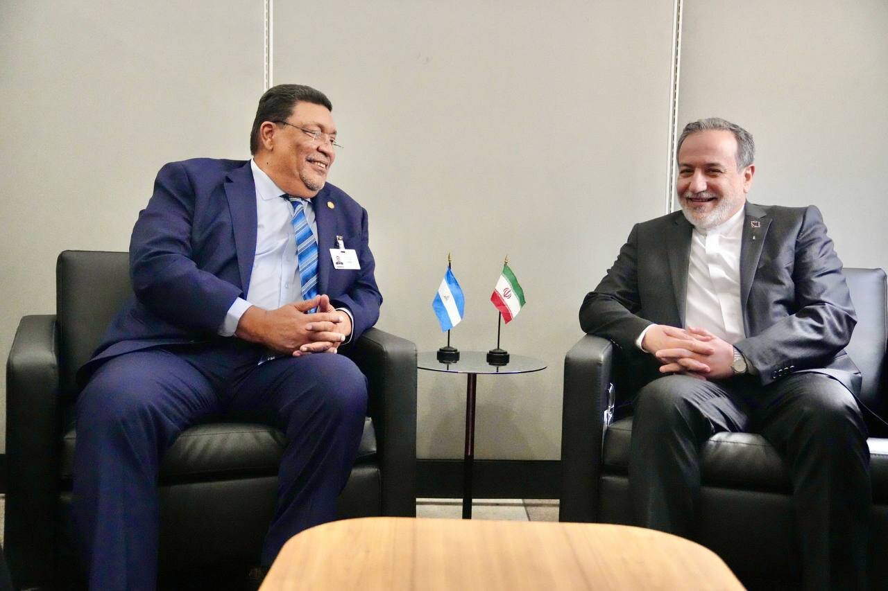 رایزنی عراقچی و فیدان درباره هرمز/هشدار درباره پیامدهای پیمانشکنی آمریکا/ رایزنی وزیر خارجه ایران با مالزی، الجزایر و مقامهای سازمان ملل + تصاویر
