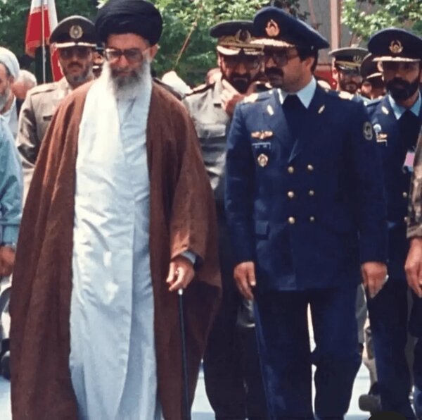 پیشکسوت نیروی هوایی ارتش درگذشت/ عکسی از امیر بازرگان در کنار رهبر شهید انقلاب