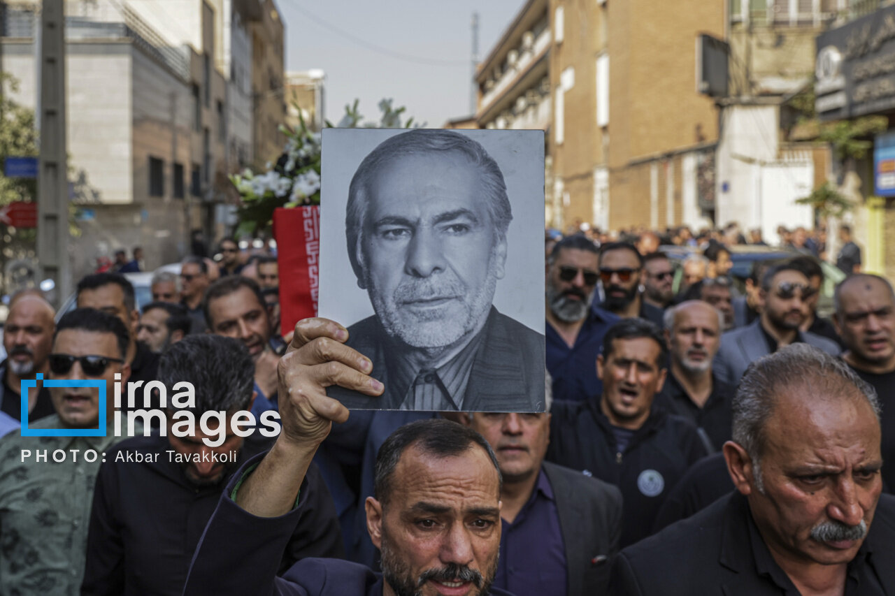 تشییع پیکر زنده یاد «احمد ناطق نوری» تشییع پیکر زنده یاد «احمد ناطق نوری»