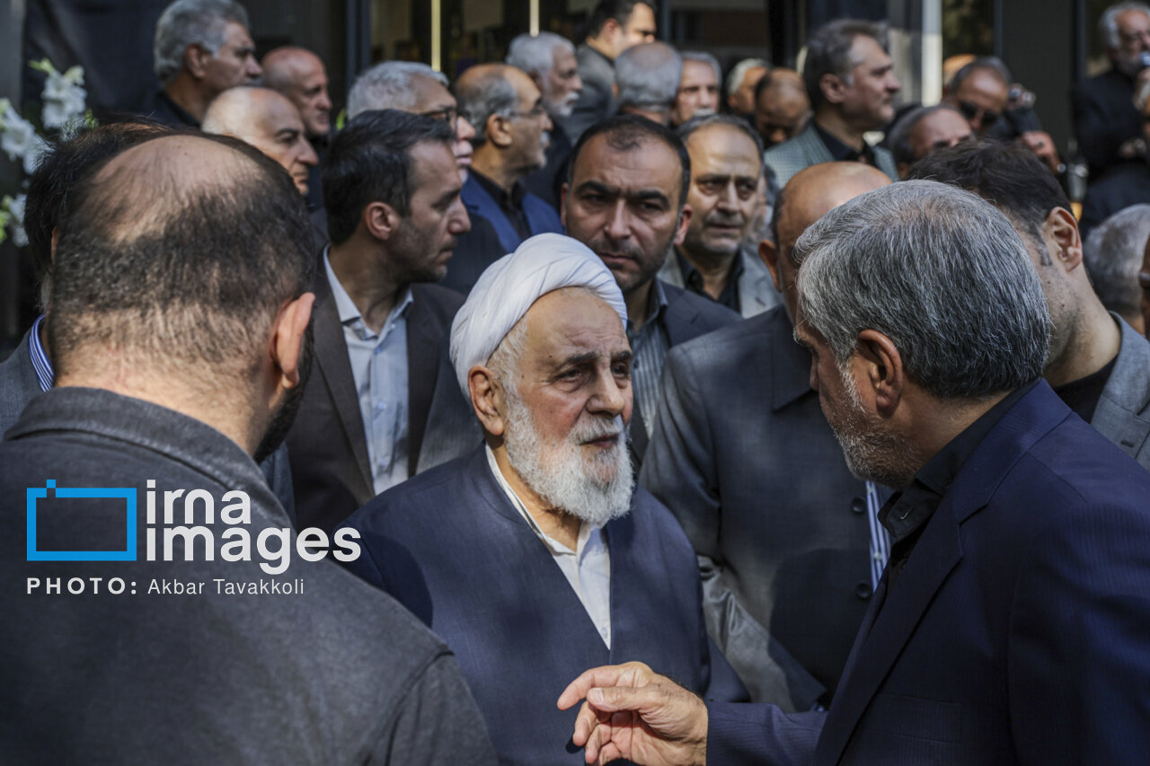 تشییع پیکر زنده یاد «احمد ناطق نوری» تشییع پیکر زنده یاد «احمد ناطق نوری»
