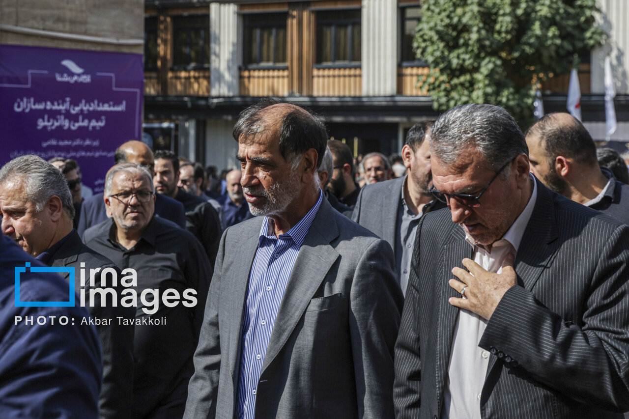 تشییع پیکر زنده یاد «احمد ناطق نوری» تشییع پیکر زنده یاد «احمد ناطق نوری»