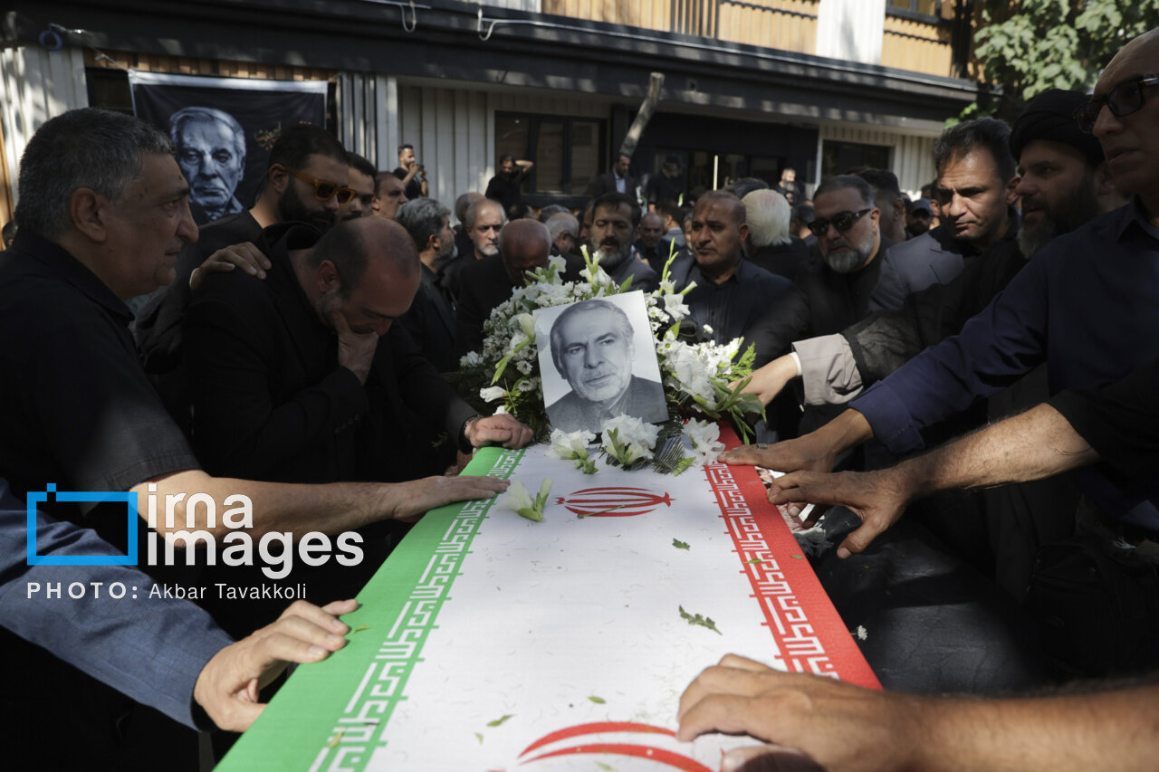 تشییع پیکر زنده یاد «احمد ناطق نوری»