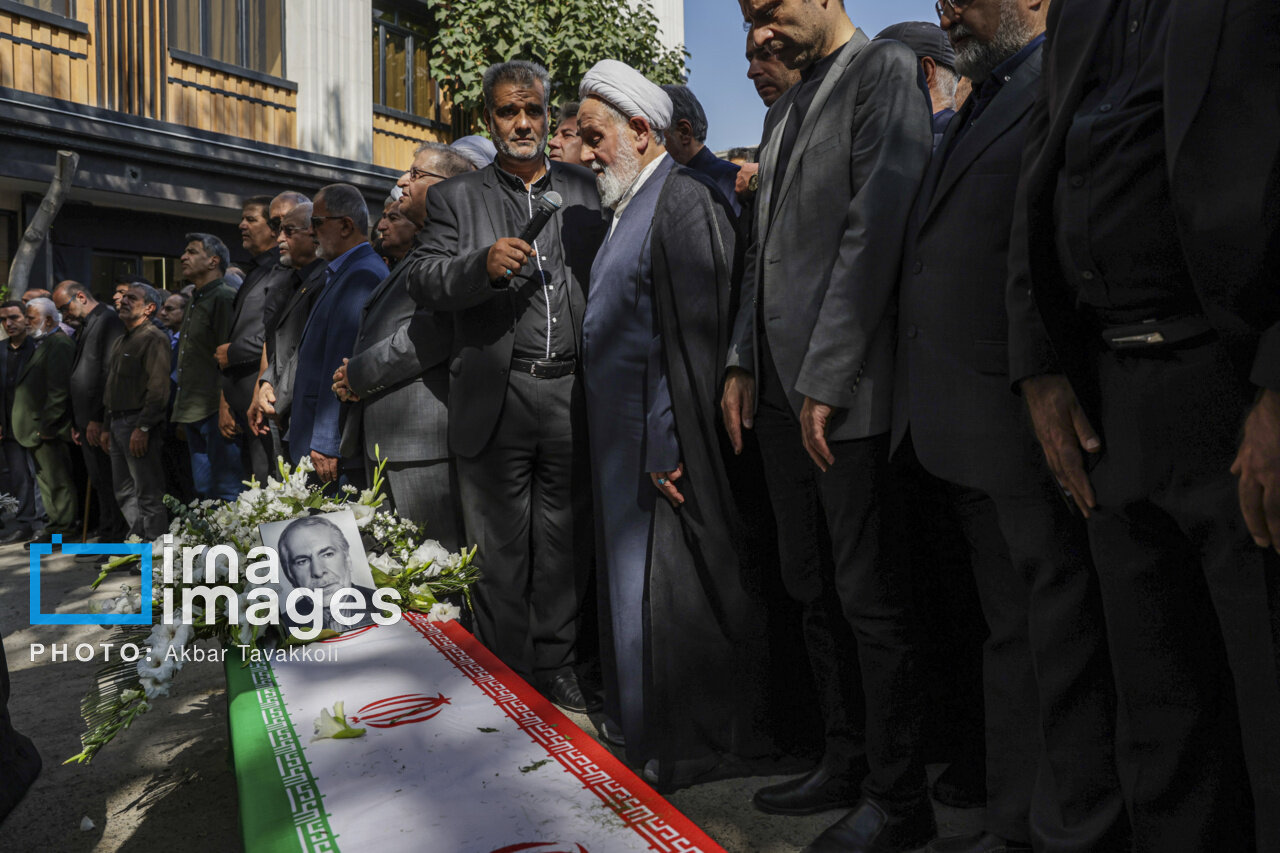 تشییع پیکر زنده یاد «احمد ناطق نوری» تشییع پیکر زنده یاد «احمد ناطق نوری»