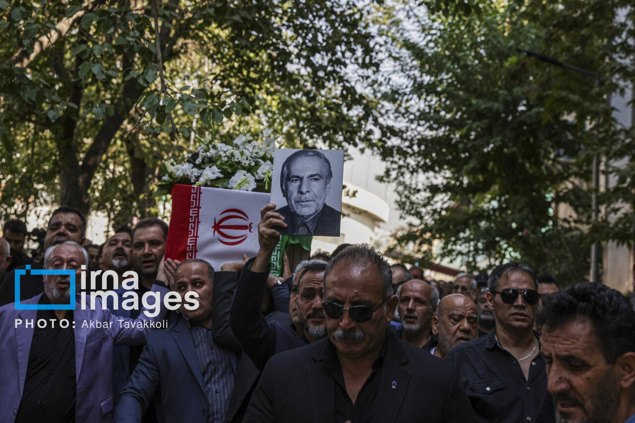 تشییع پیکر زنده یاد «احمد ناطق نوری» تشییع پیکر زنده یاد «احمد ناطق نوری»