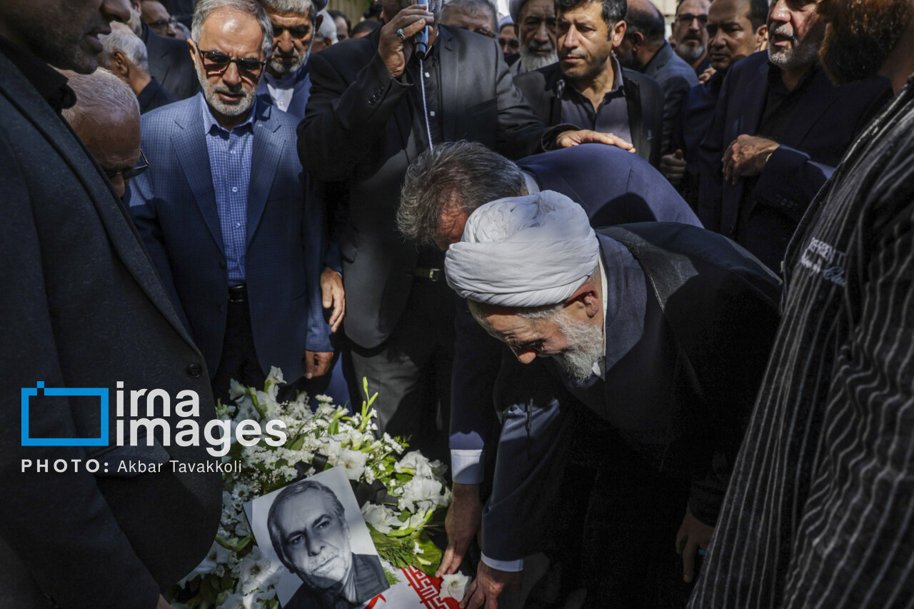 تشییع پیکر زنده یاد «احمد ناطق نوری»