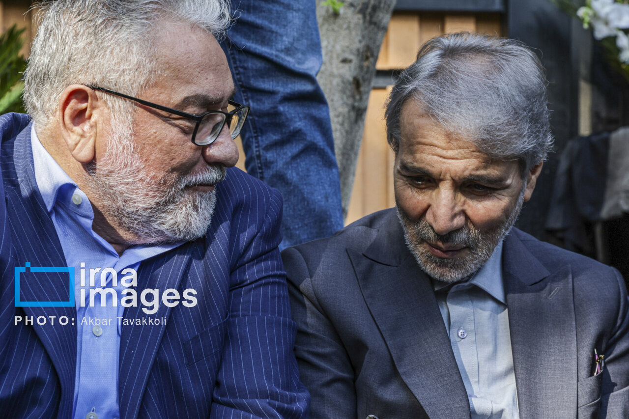 تشییع پیکر زنده یاد «احمد ناطق نوری» تشییع پیکر زنده یاد «احمد ناطق نوری»