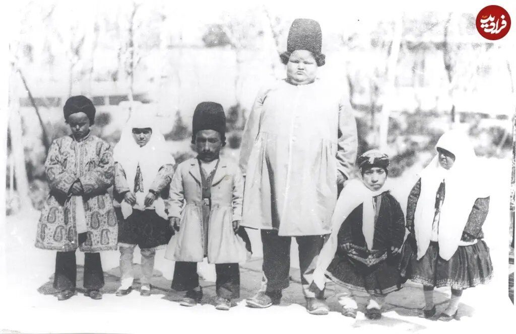 زنان و مردان کوتاهقامت دربار ناصرالدینشاه / عکس