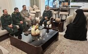 شهید شمخانی رویکرد راهبردی در ارتقای توان بازدارندگی ایجاد کرد/ دیدار سردار شکارچی با خانواده شمخانی + عکس