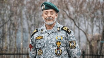 رئیس ستاد ارتش: تهدیدات نوین، زیرساختهای حیاتی و بنیانهای اقتصادی و اجتماعی را هدف میگیرد/ پدافند غیرعامل مؤلفهای راهبردی برای تابآوری کشور است