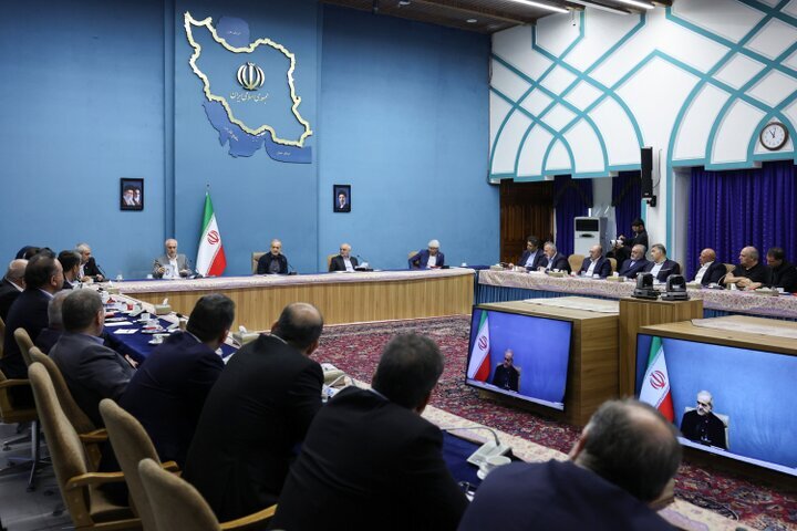 پزشکیان: از گفتگو فرار نکرده و نمیکنیم/ هماهنگی خوبی میان سران قوا وجود دارد/ آمریکا و اروپا تصور نمی کردند در این شرایط کشور را مدیریت کنیم