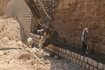 تقویت تاب‌آوری مسیر خرم‌رود با اجرای دیوار حفاظتی در شیراز