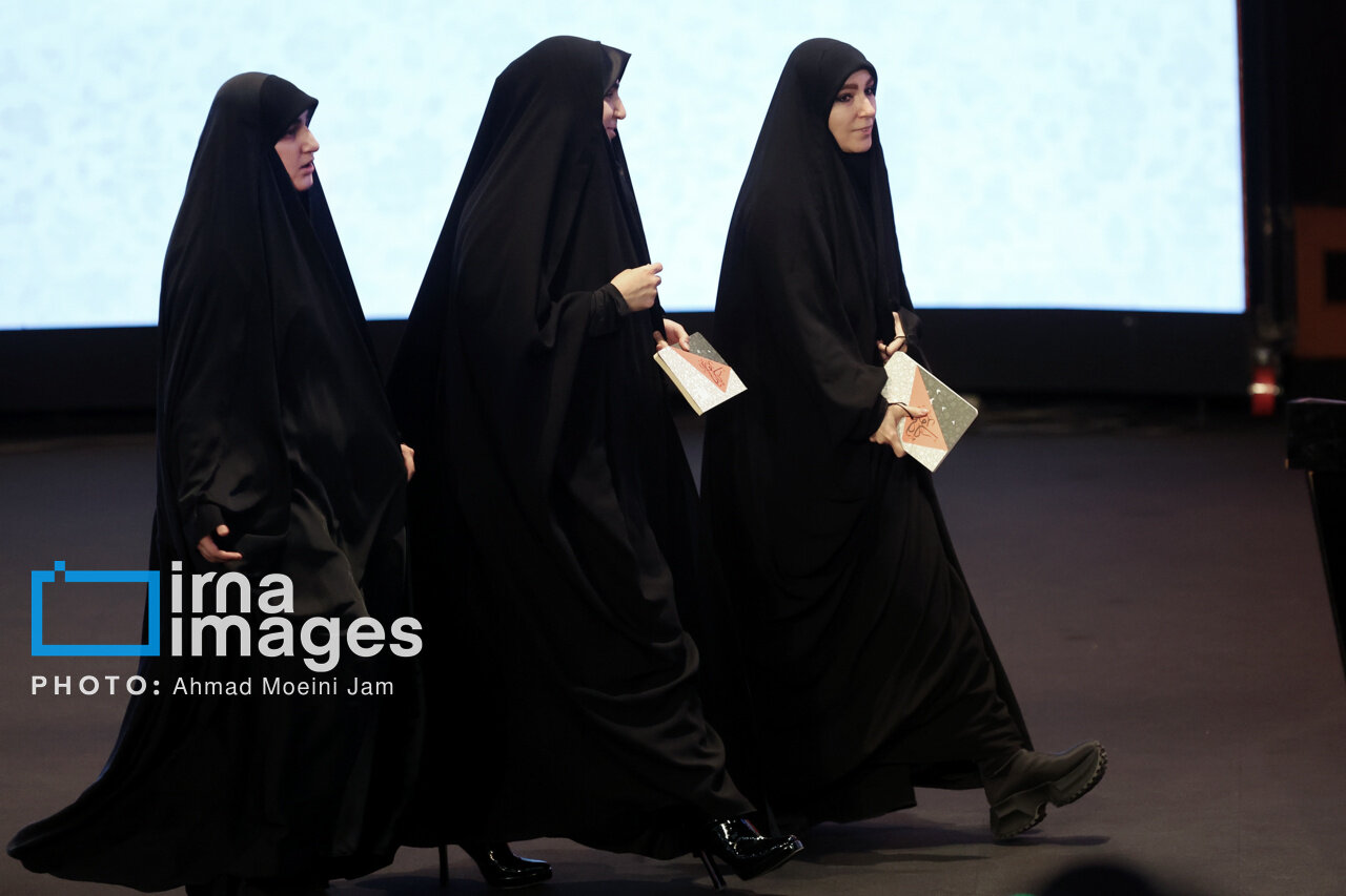 سه دختر سردار سلیمانی در یک قاب + اسامی و تصاویر