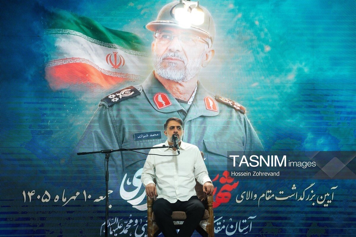 تصاویر مراسم یادبود مسئول دفتر نظامی رهبر شهید؛ از حضور جانشین قاآنی بدون لباس نظامی تا حسین شریعتمداری/ سردار مقدم فر هم بود/ پویانفر هم مداحی کرد