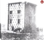 مردان قاجاری در کنار کعبه زرتشت / عکس