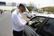 رانندگی با موبایل چند نمره منفی دارد؟ / هشدار مهم پلیس راهور تهران / ضبط و ابطال گواهینامه به خاطر یک تخلف