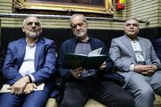 تصاویر حضور پزشکیان در ختم خواهر عراقچی؛ وزیر در معرض استیضاح در حال قرآن خوانی/ استاندار و نایب رییس مجلس در کنار هم/ قائم پناه هم بود